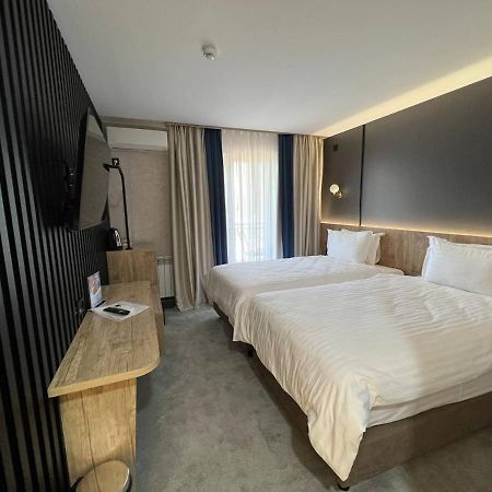 Avenue Park Hotel Yusufkhona Kültér fotó